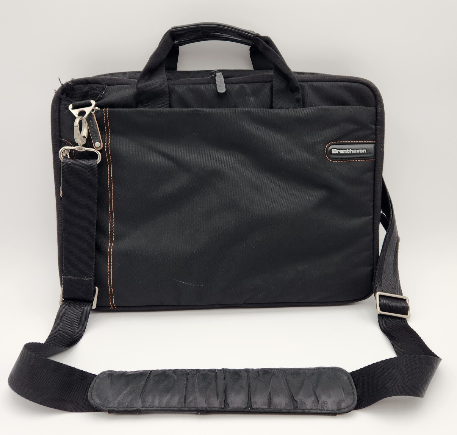 ProStyle Lite Expandable Laptop and Tablet Bag, Small Hole Near Strap