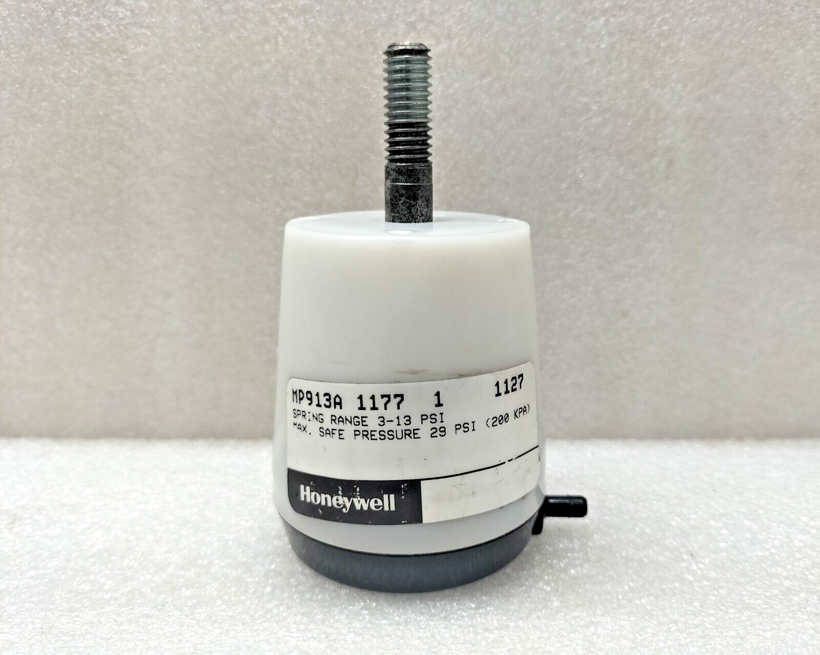 HONEYWELL MP913A1177 PNEUMATIC OPERATOR / VARIABLE VOLUME ACTUATOR 3 - 13 PSI