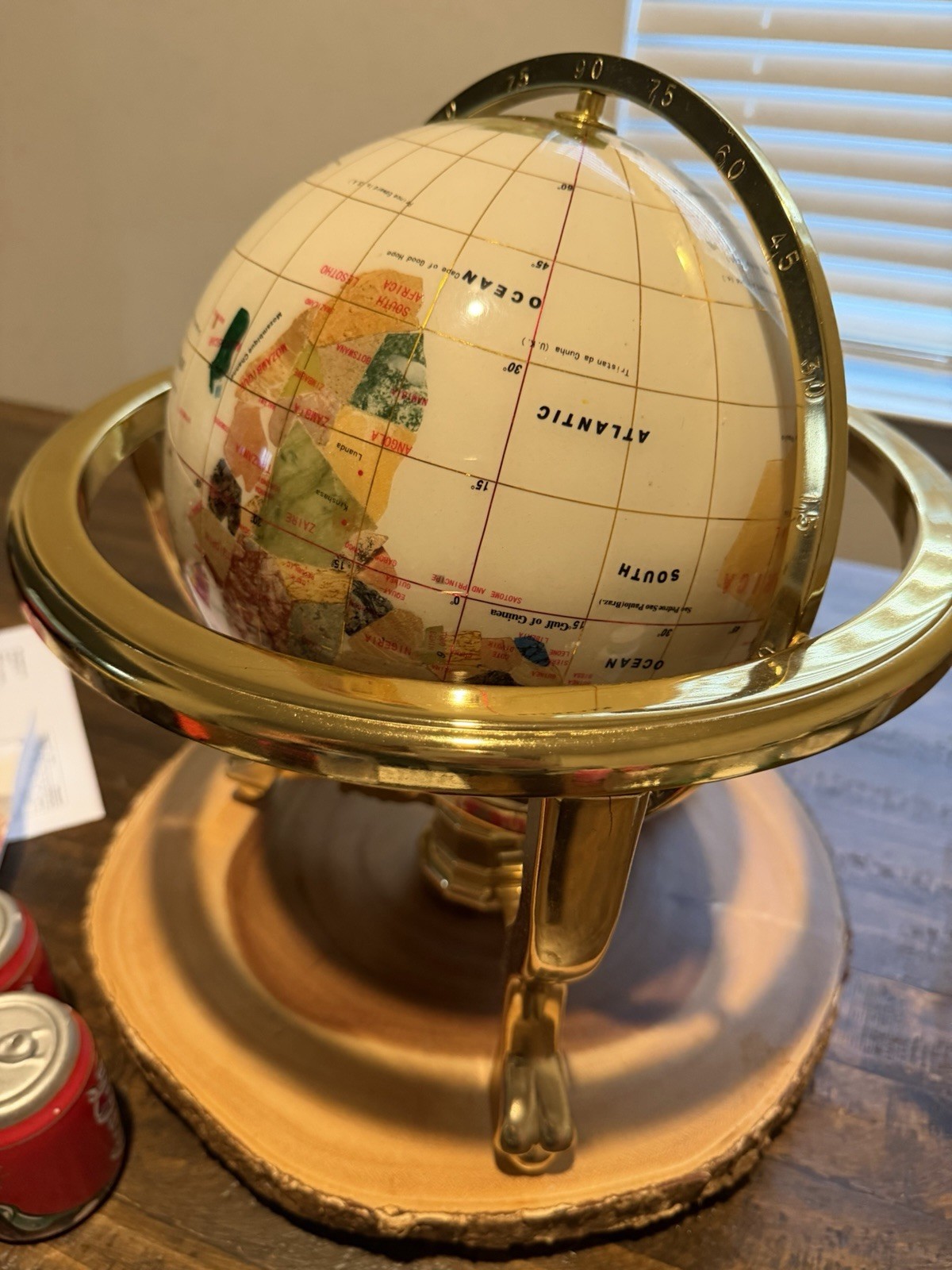 Rare! Vintage Mother of pearl semi-precious vintage world Globe Gold Finis