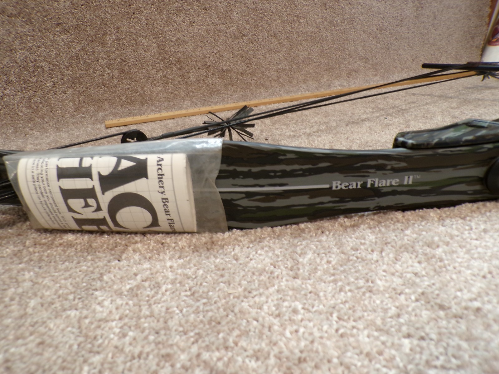 Vtg NOS Bear Flare II Compound Bow 70#