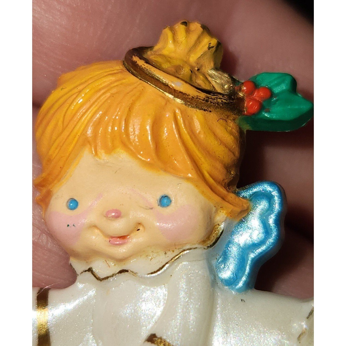 Hallmark 1986 Angel Christmas Pin
