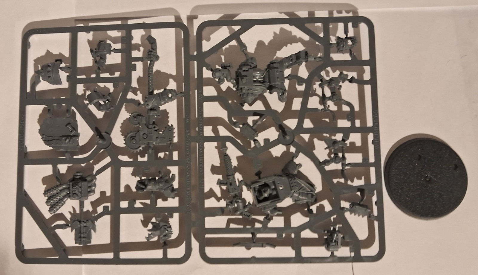 Warhammer 40K Ork Warboss in Mega Armor NOS On Sprue