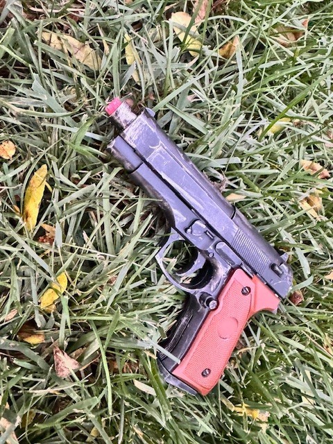 Non Firing Beretta M92 Style Spy-Sized Fake Metal Pistol Cosplay Costume  Prop