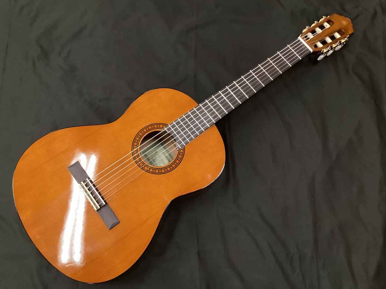 Yamaha CS40J 02 Classical Guitar with Soft Case Spruce Top