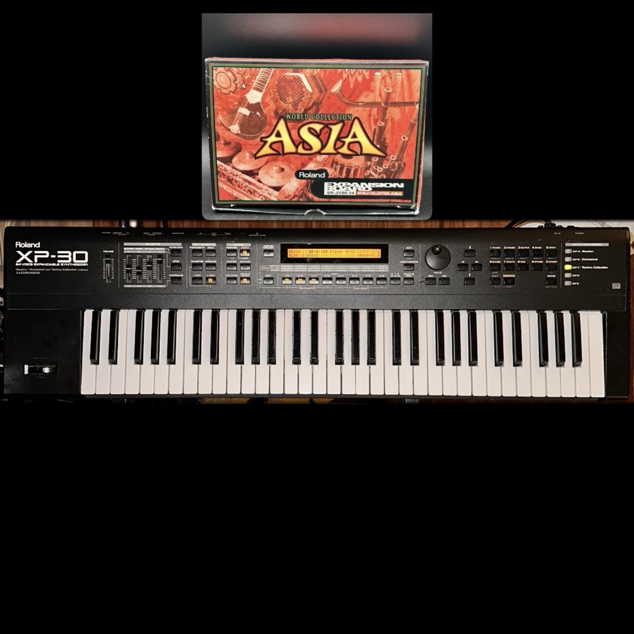 Roland XP-30 61-Key Keyboard Synthesizer Voice Display W/ ASIA Expansion Board