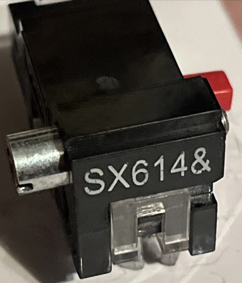 New GE CR104PXC01 Single Circuit Contact Block NC Contact Block CR104P RED