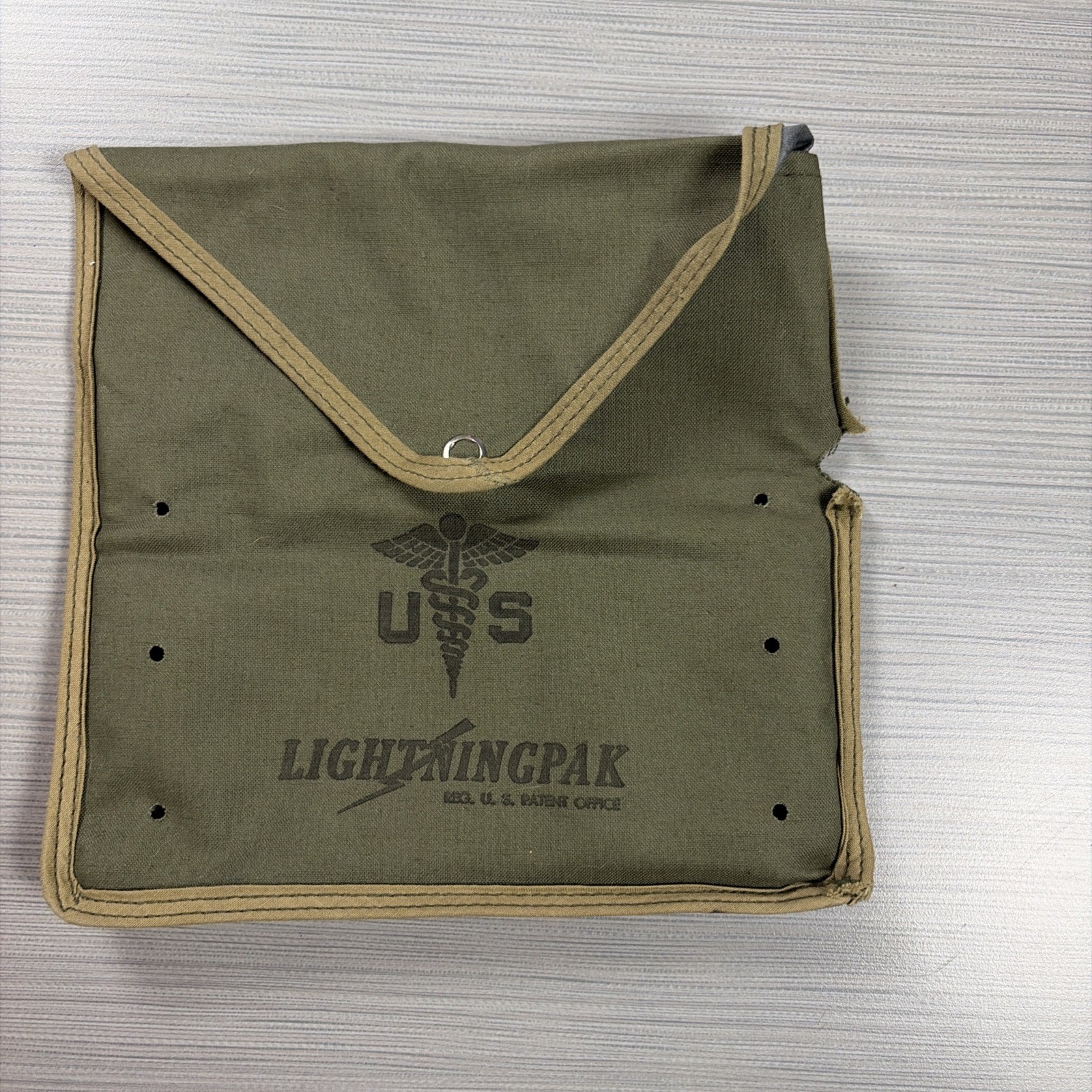 US Army Vietnam Era Medical Personnel Lightning Pack Heater Warmer OD Green