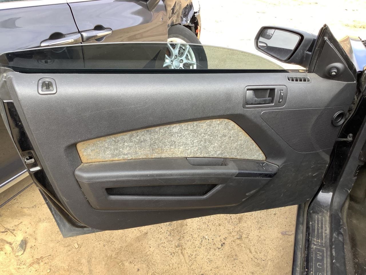 MUSTANG 2014 Glove Box 4926783