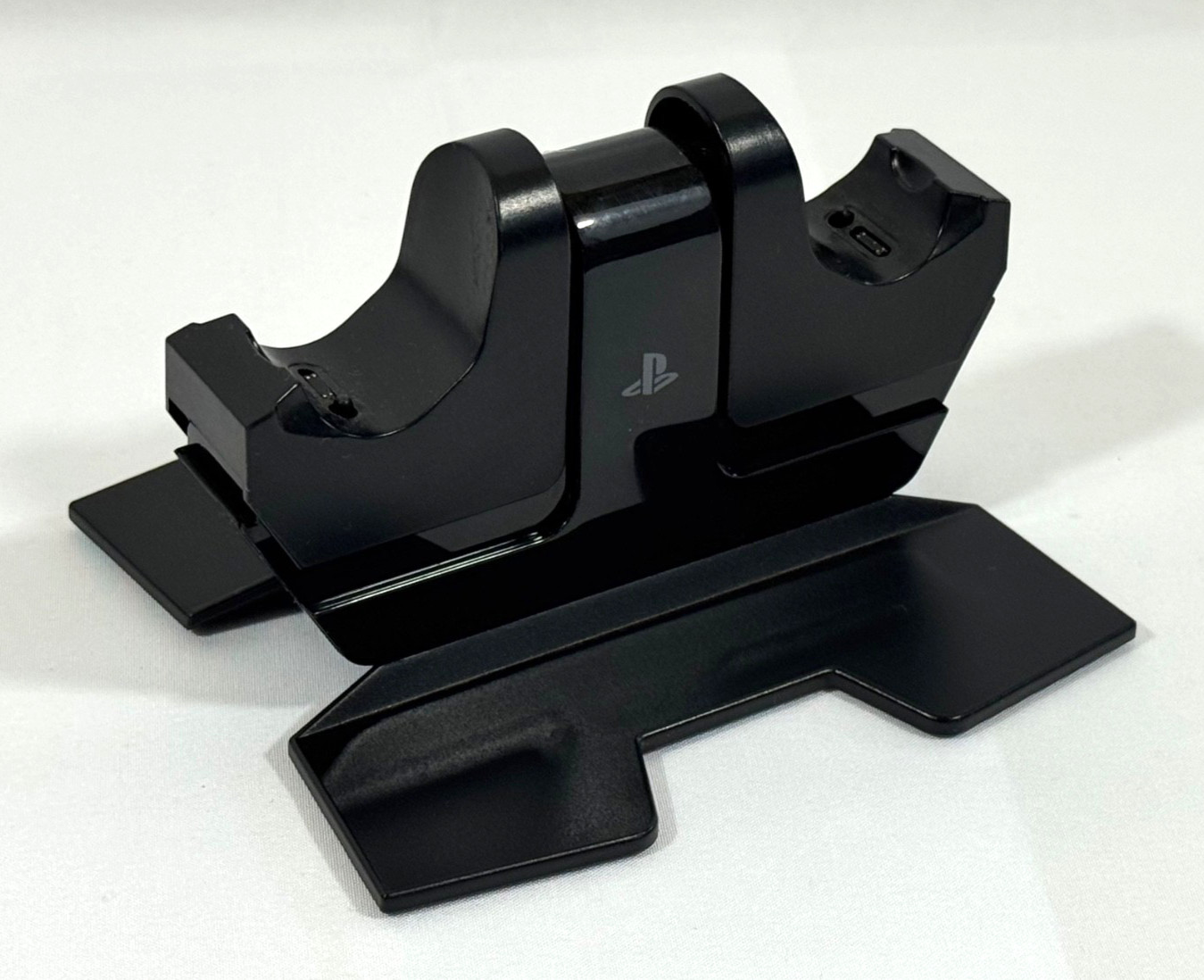PowerA | CPFA141325-02 | PlayStation 4 DualShock 4 Twin Charging Station | Used