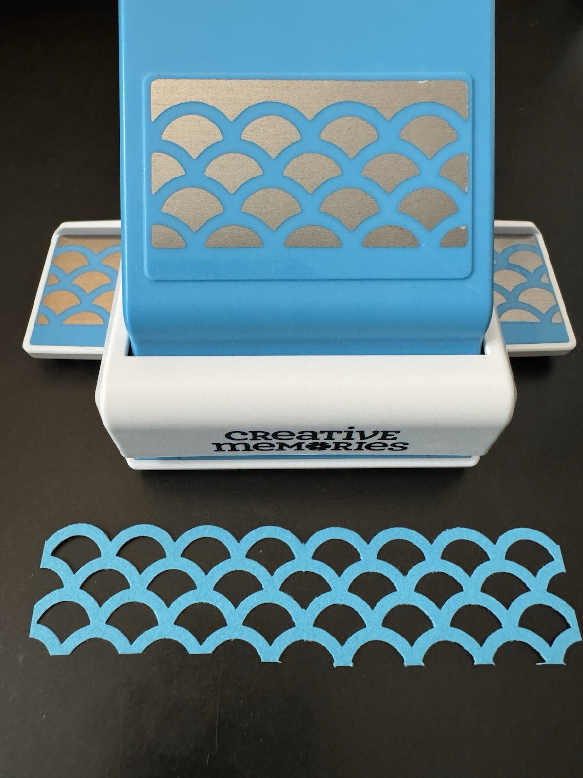 Creative Memories Scallop Decorative Border Punch