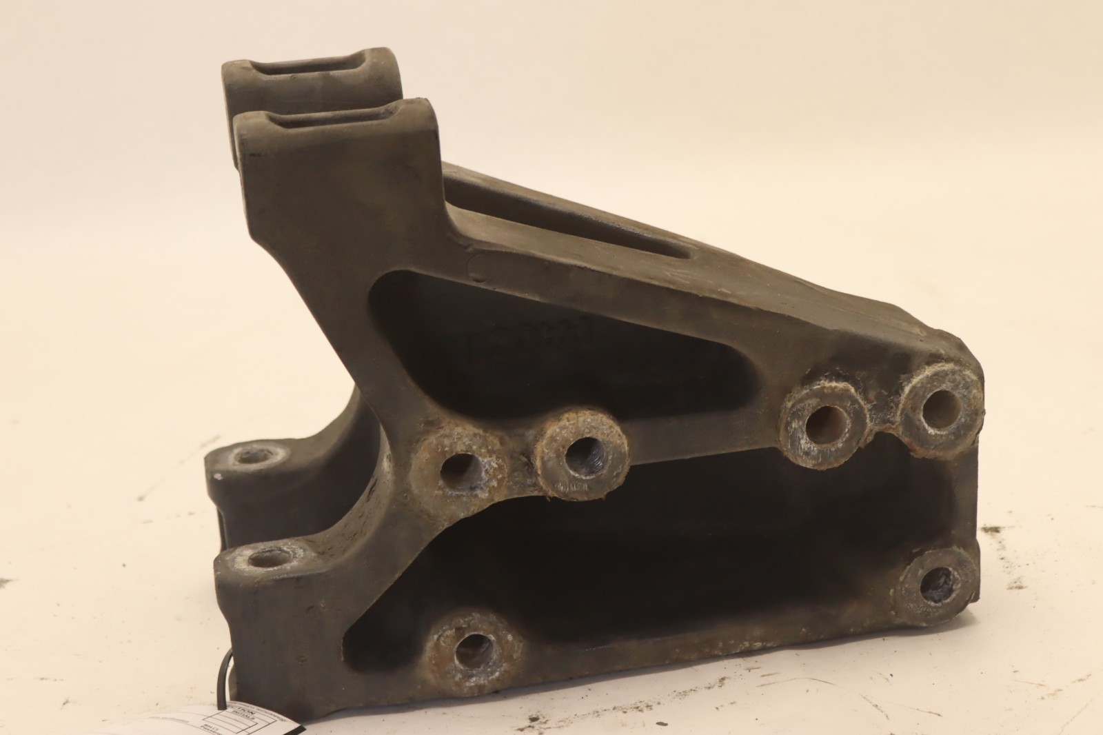 2013-2021 PETERBILT 579 PACCAR LEFT SIDE FLEX AIR SPRING HANGER MOUNT OEM