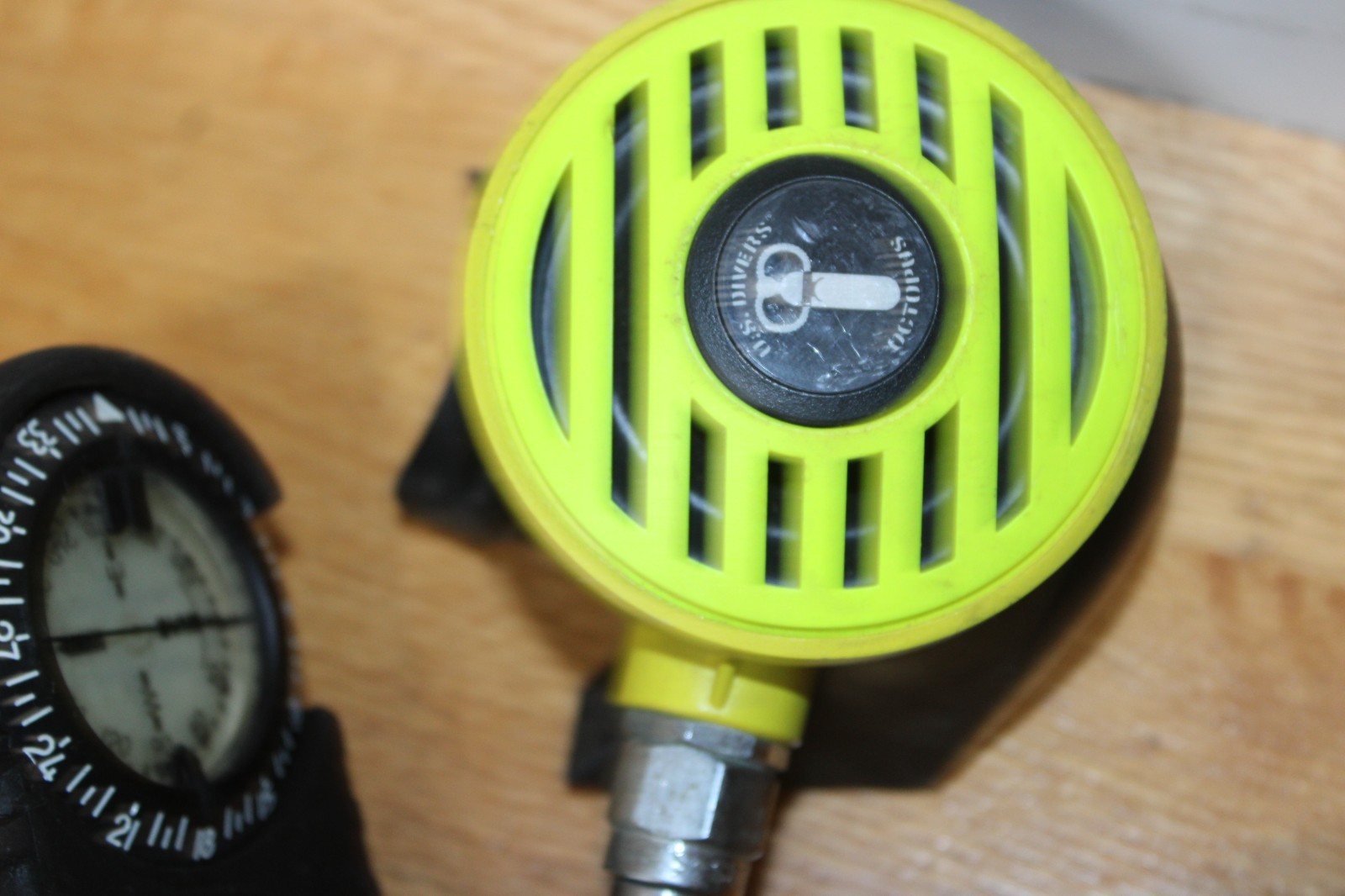 US Divers Regulators and gauge, compass . Tested working.