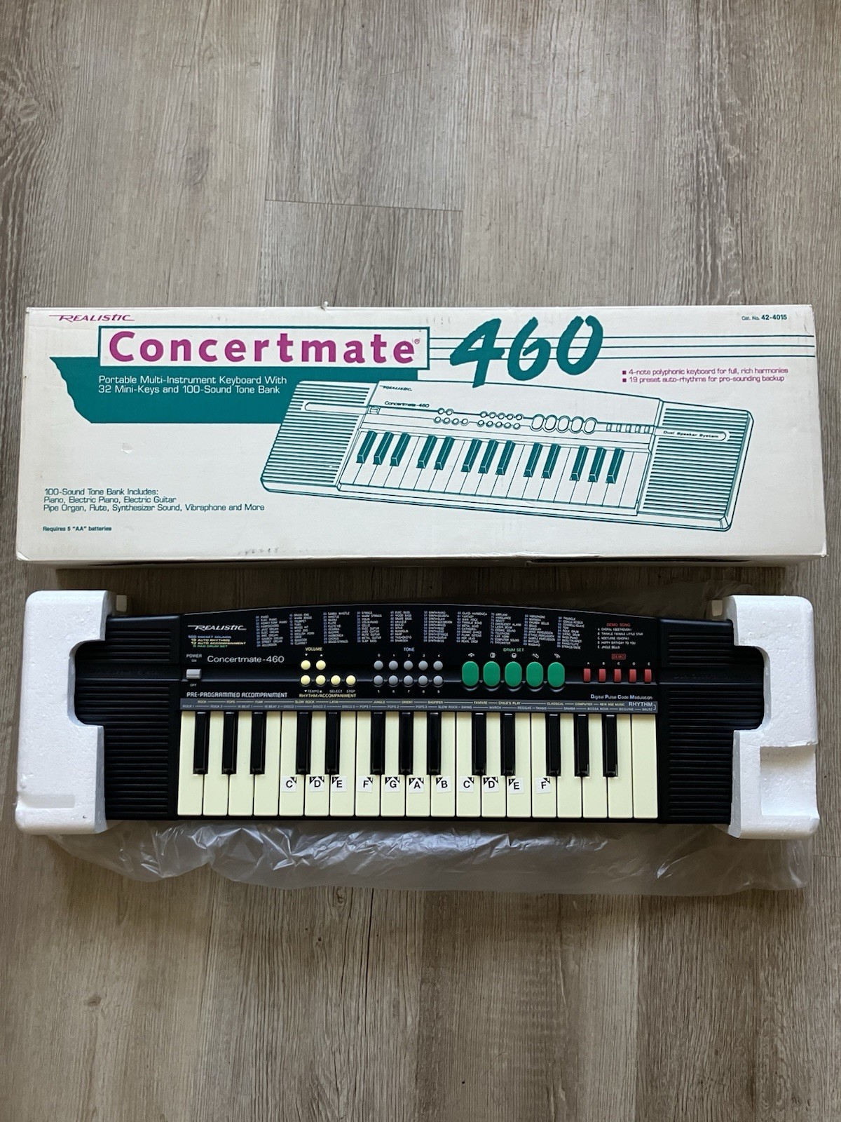 Vintage Realistic Concertmate 460 Portable Multi-Instrument Keyboard