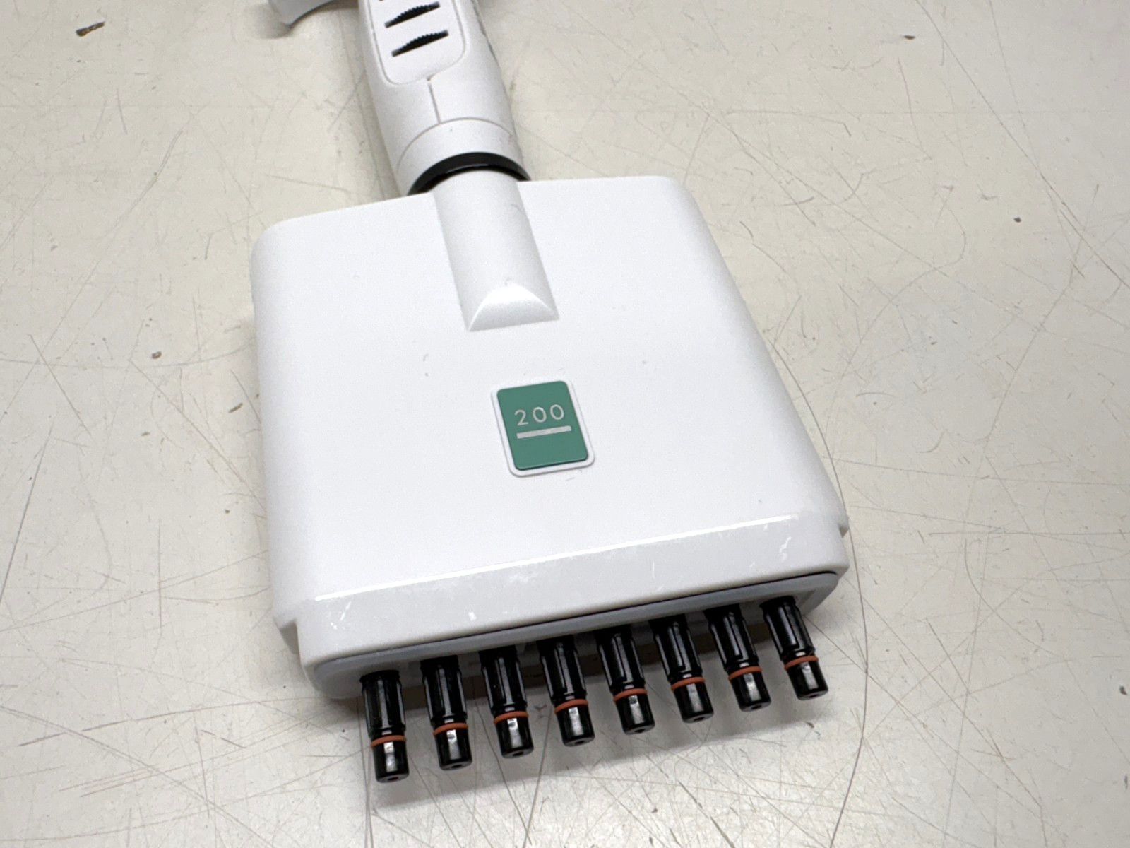 Integra Evolve 8-Channel 20-200µL Adjustable Multichannel Pipette