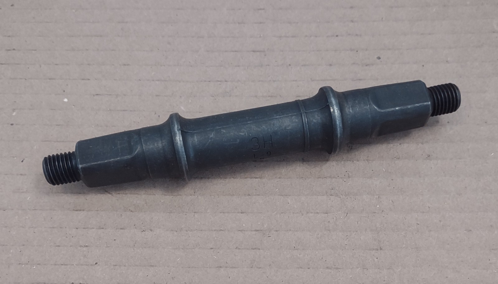 Black Steel Bottom Bracket Axle Square Taper 3H-113 mm NOS Vintage Bike
