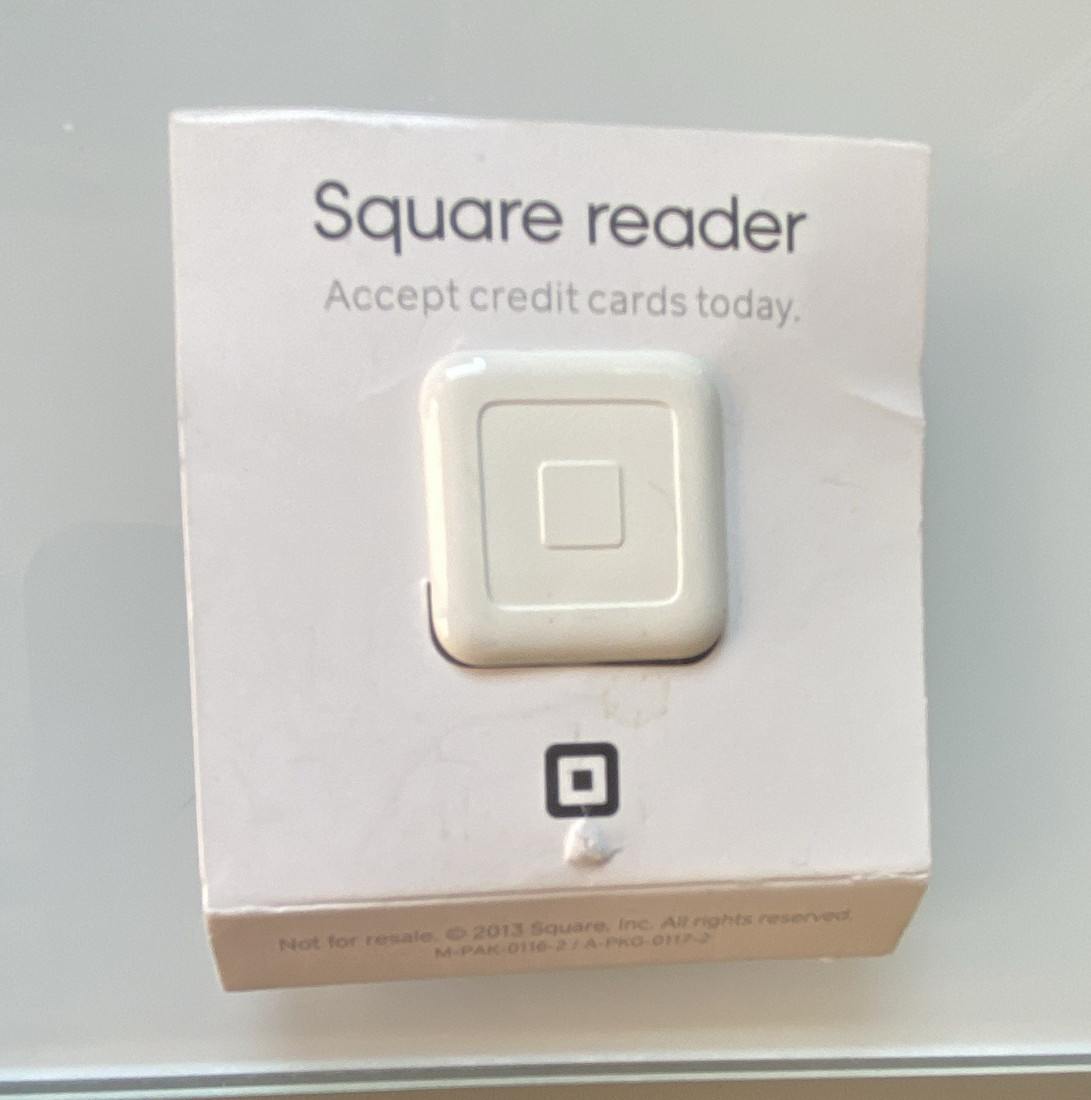 Square Reader Credit Card Reader for iPhone, Wired (A-PKG-0116-2/A-PRO-0117-2)