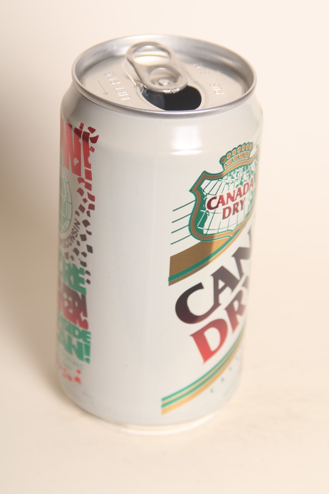 Diet Canada Dry Ginger Ake soda can