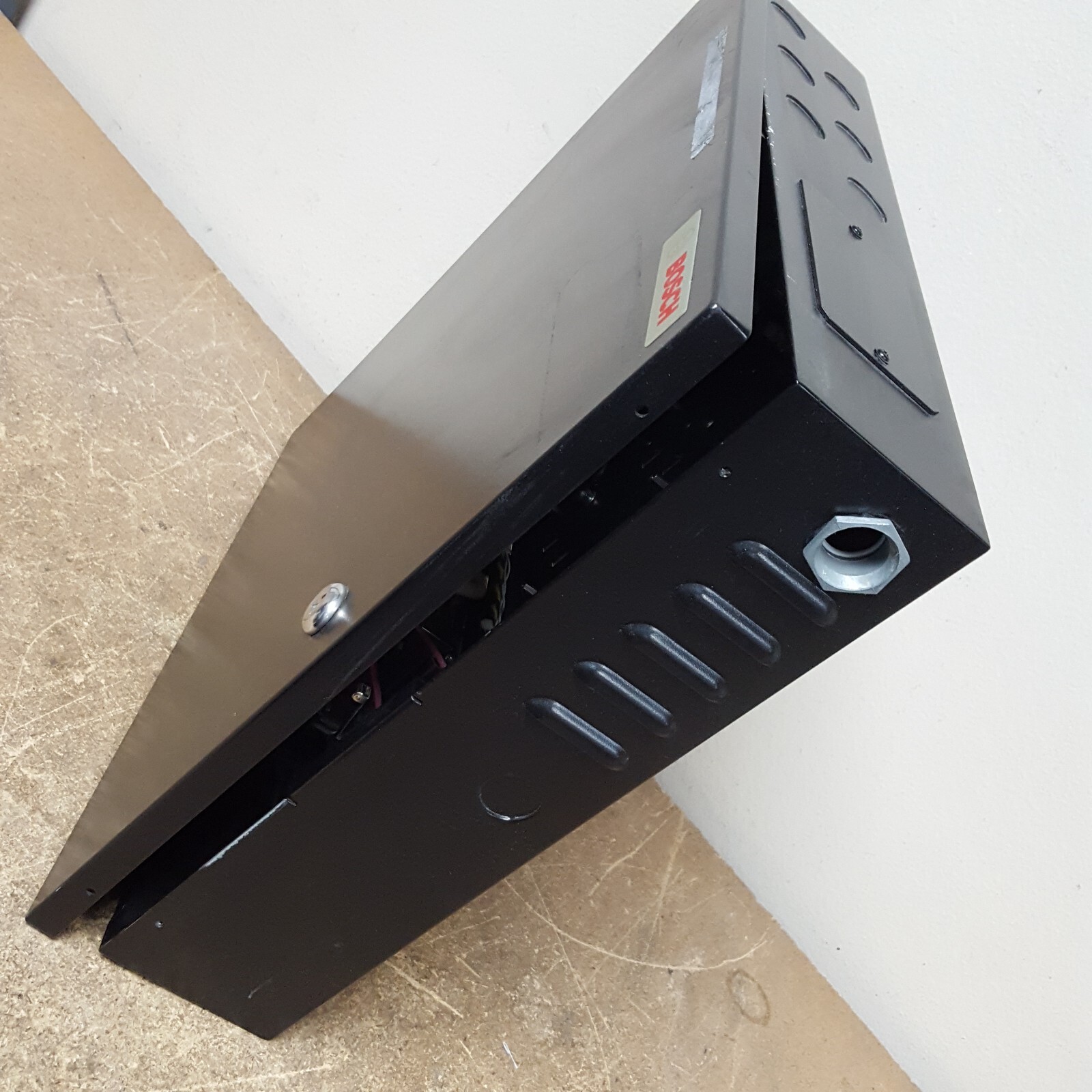 BOSCH SECURITY SYSTEM AEC-AEC21-EXT1 Extension Enclosure w/PSU1 & PwrCd No Keys