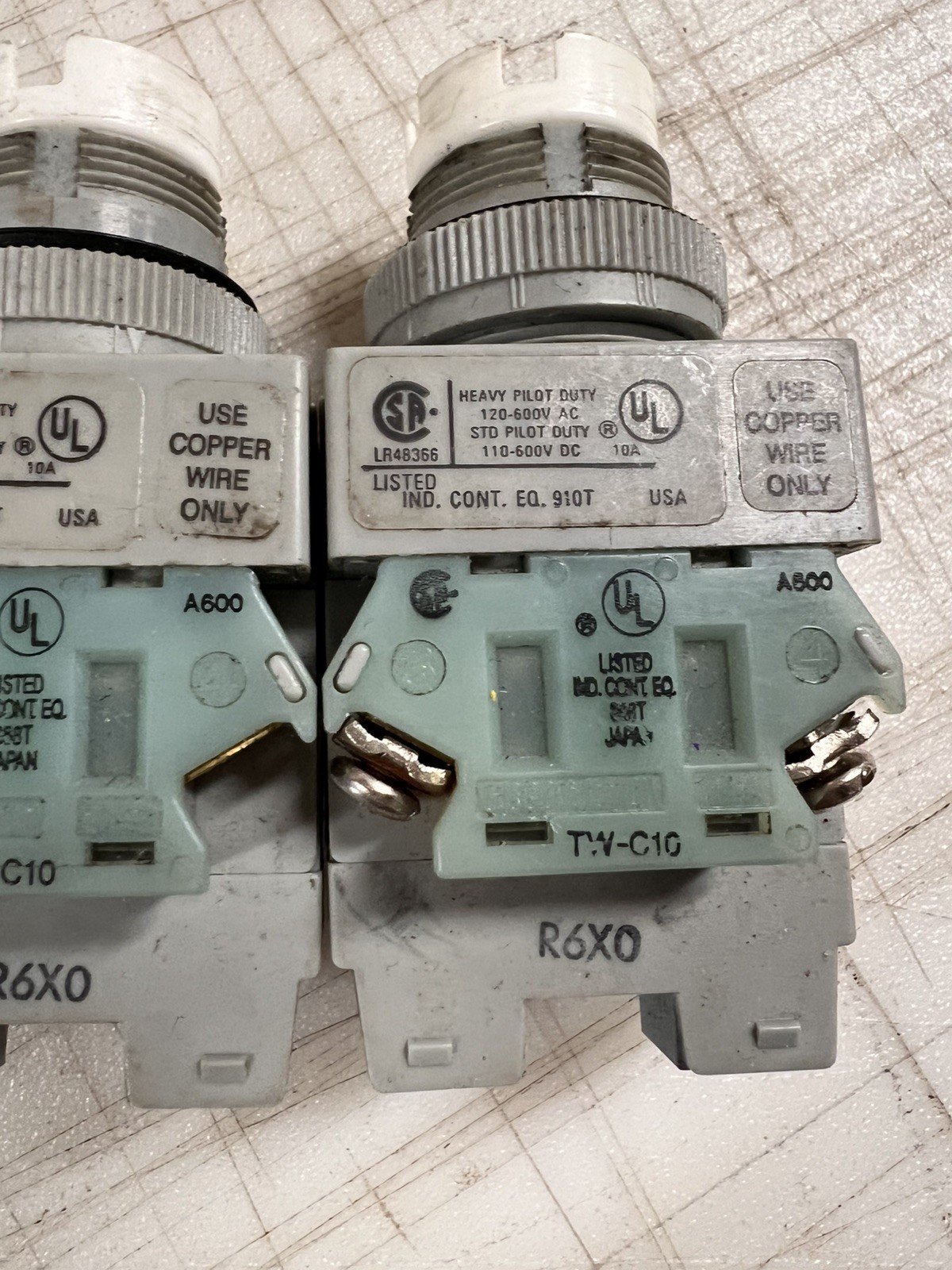 IDEC Selector Switch ASLW39920D-G QTY X4
