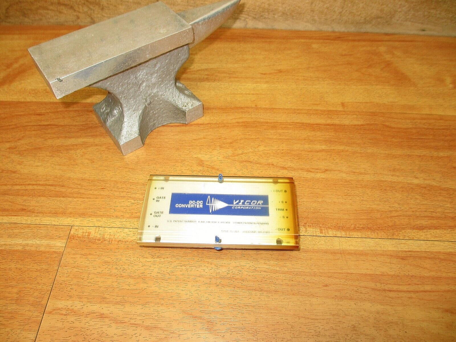 Vicor VI-151 *NEW* DC-DC Converter 135-12VDC