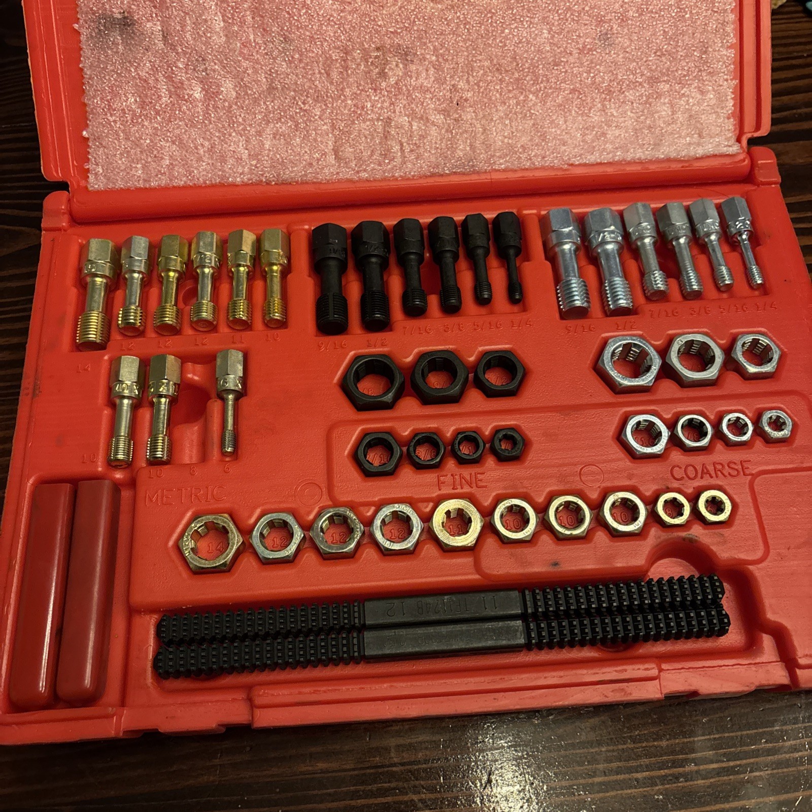 SNAP ON TOOLS USA NEW 48 pc Master Rethreading Tap and Die Set RTD48