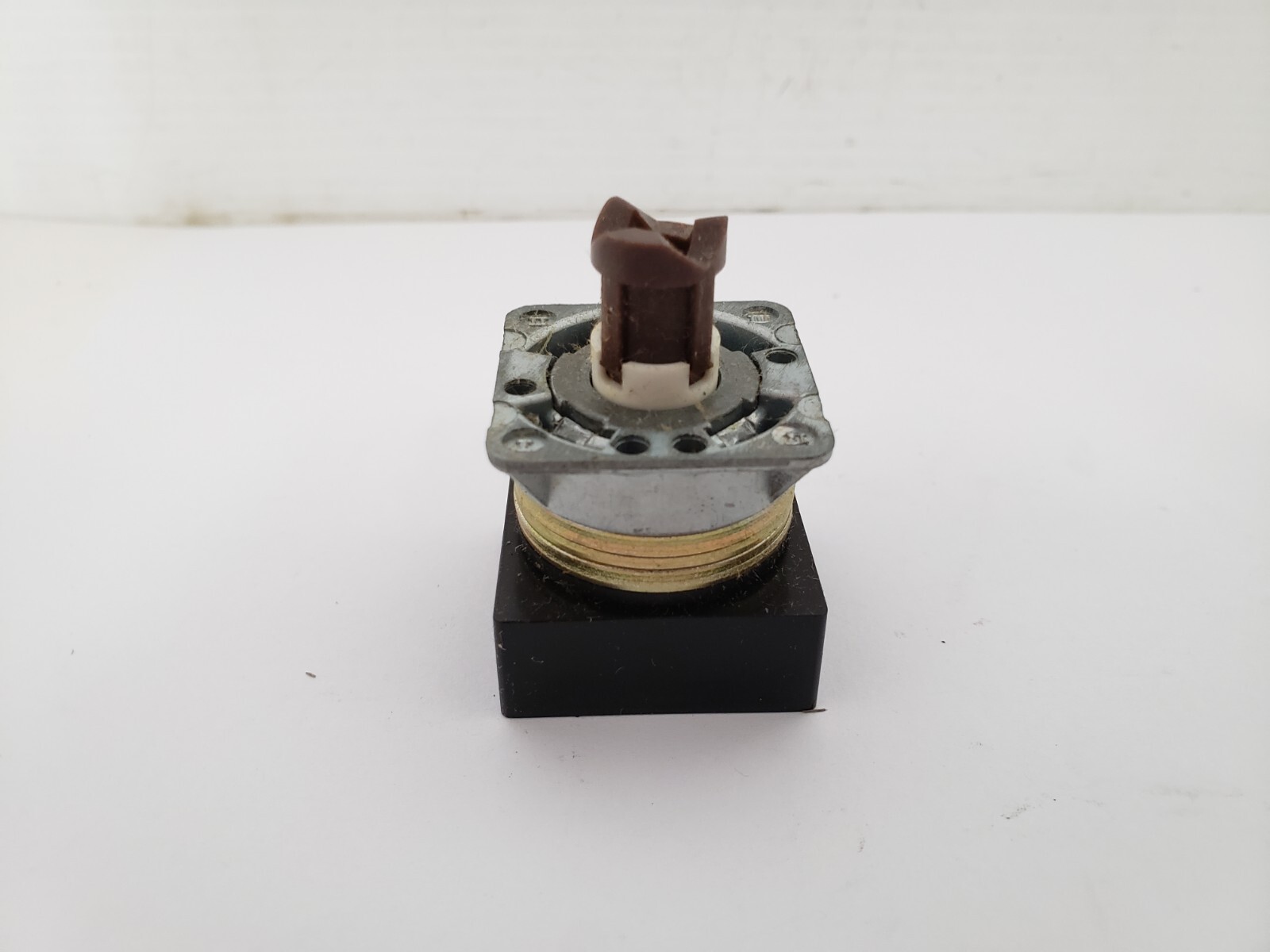 SQUARE D 9001-LSSA-2 SELECTOR SWITCH 2-POS S.S. W/O KNOB SERIES A (LOT 2) NIB