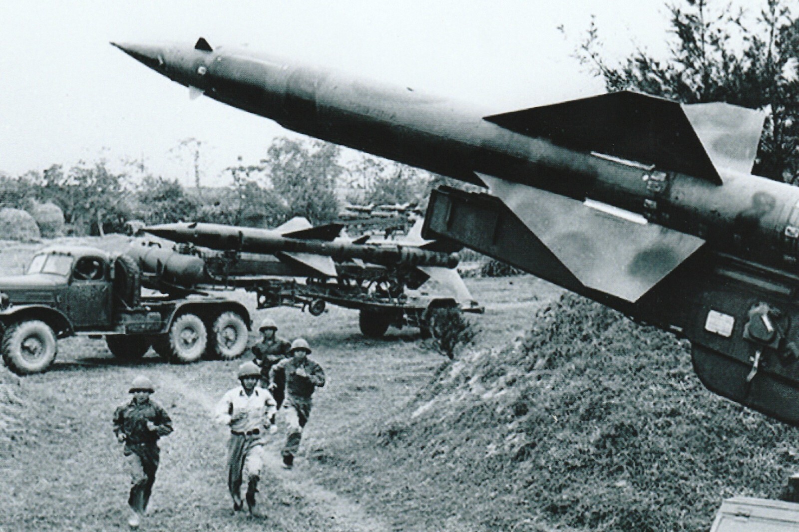 Vietnam  War  Photos --  North Veitnam - SA-75 Missiles