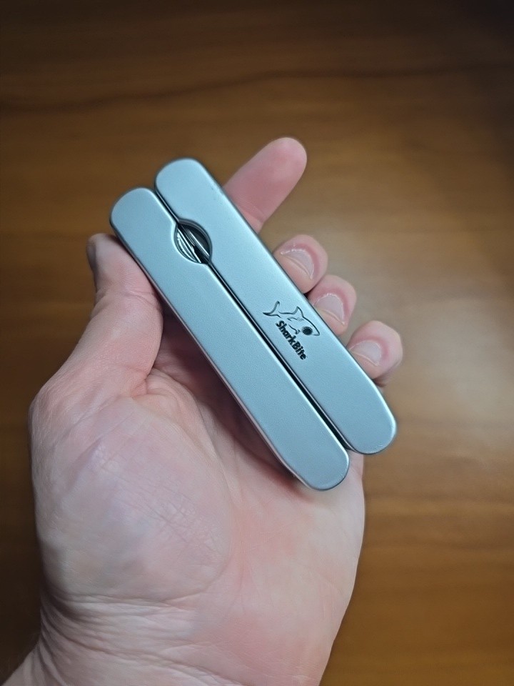 Multitool Stainless Steel - “SharkBite” - Pocket Knife