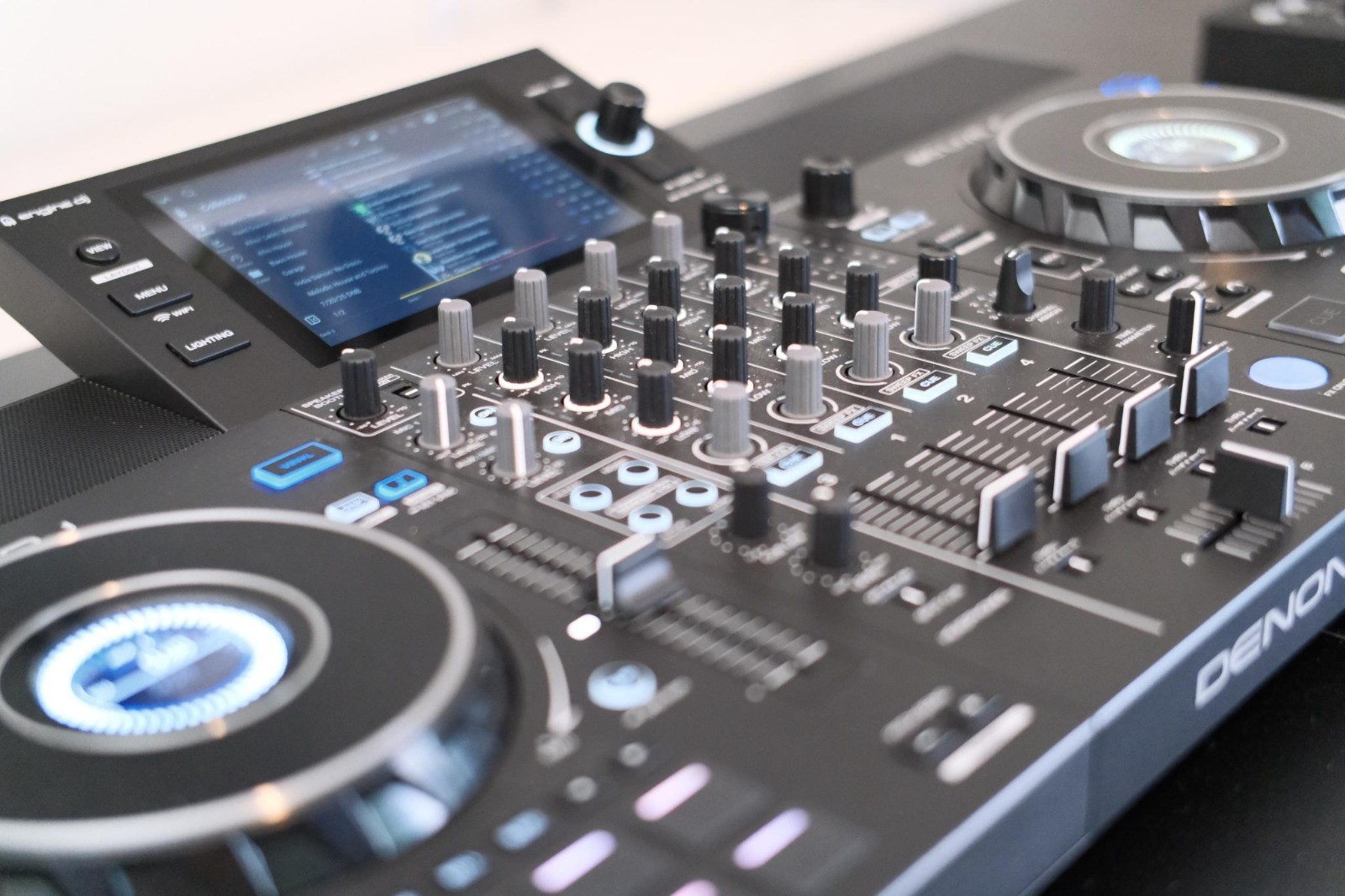 Denon DJ SC LIVE 4 - Standalone DJ Controller with Stems on 4-Decks, Wi-Fi