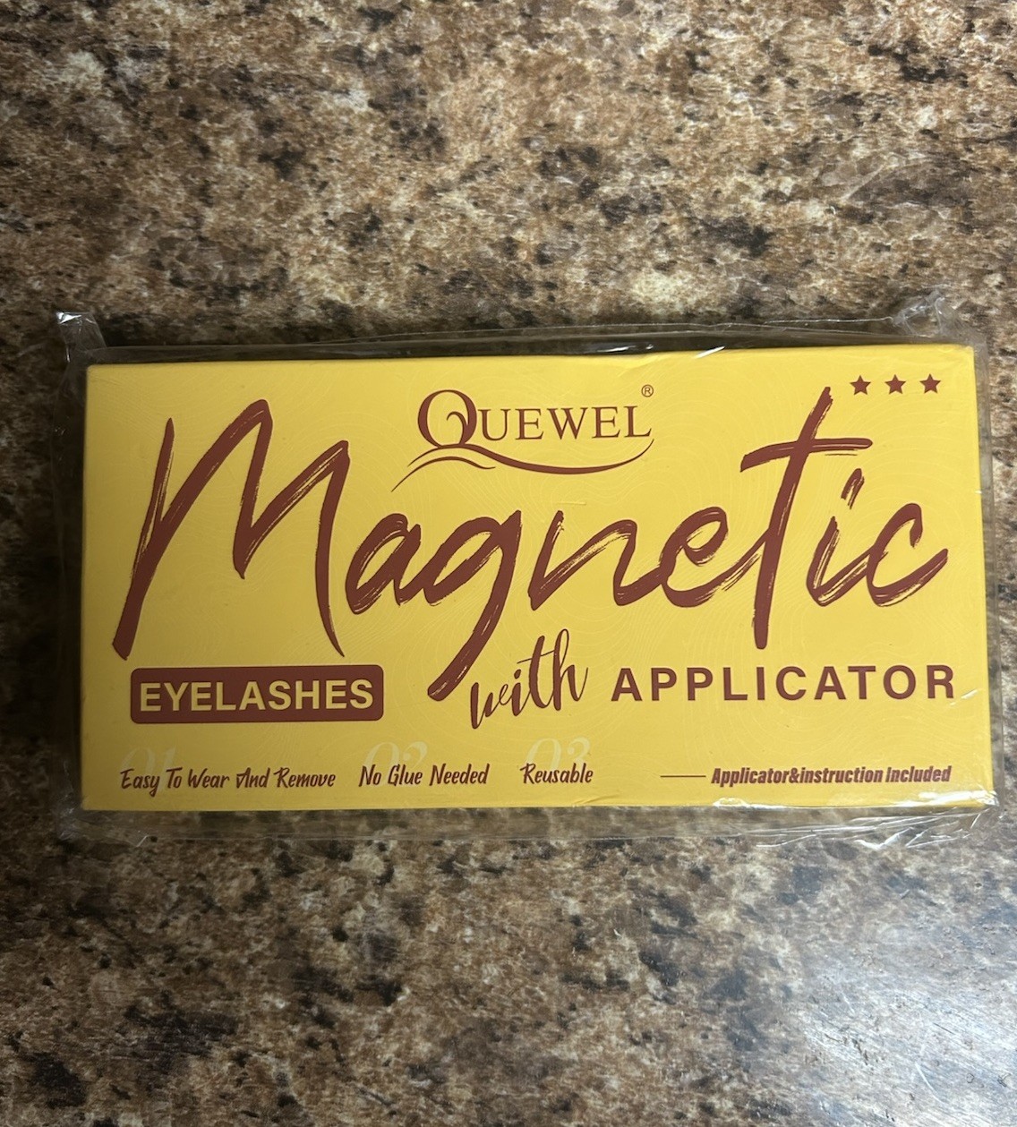QUEWEL Magnetic Eyelashes Black Reusable No Glue Needed w/ Applicator, 2 pairs