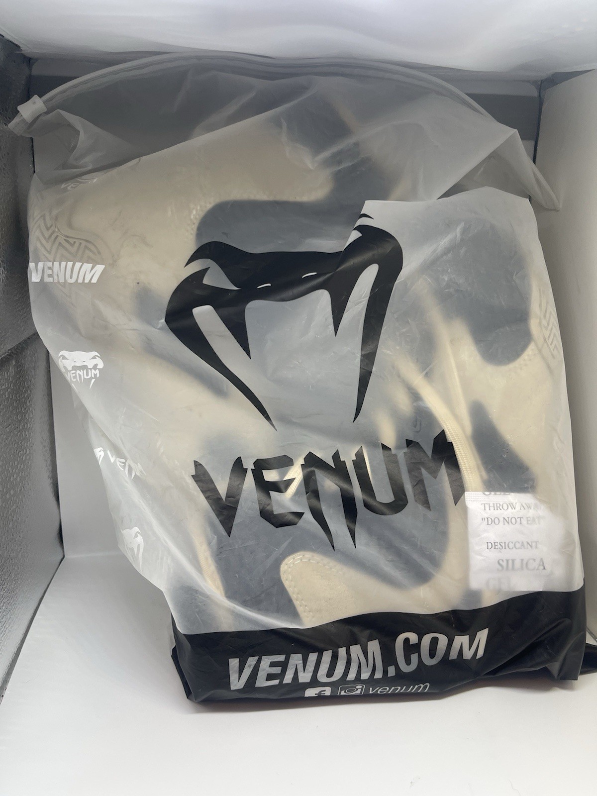 Venum Contender Boxing Shoes in Black/Sand Size : 8.5 Women 7 Men EU 39