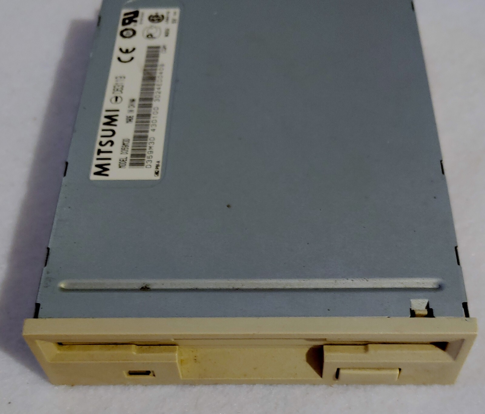 MITSUMI D359M3D 3.5" FLOPPY DRIVE - BEIGE FRONT PANEL - UNTESTED - AS IS