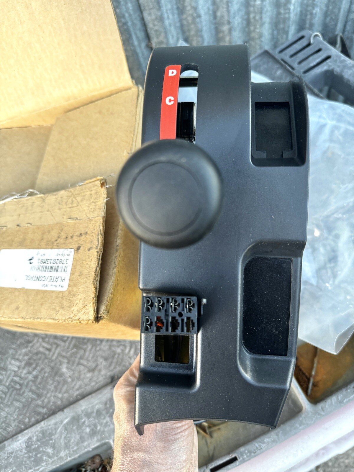 NEW AGCO 3782013M91 plate control - Gear Shift Assembly NIB **