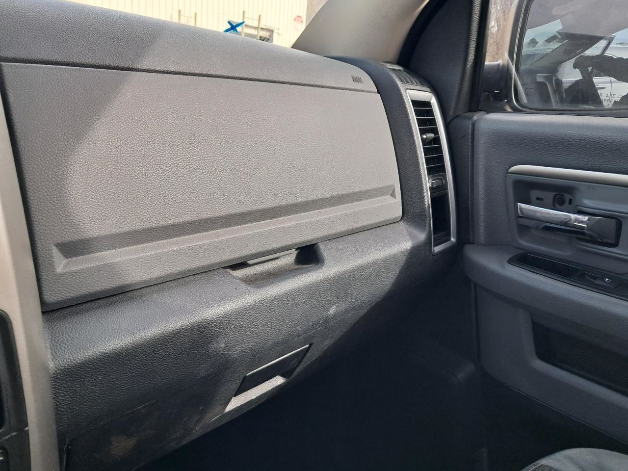 TDODR1500 2014 Glove Box 4902332