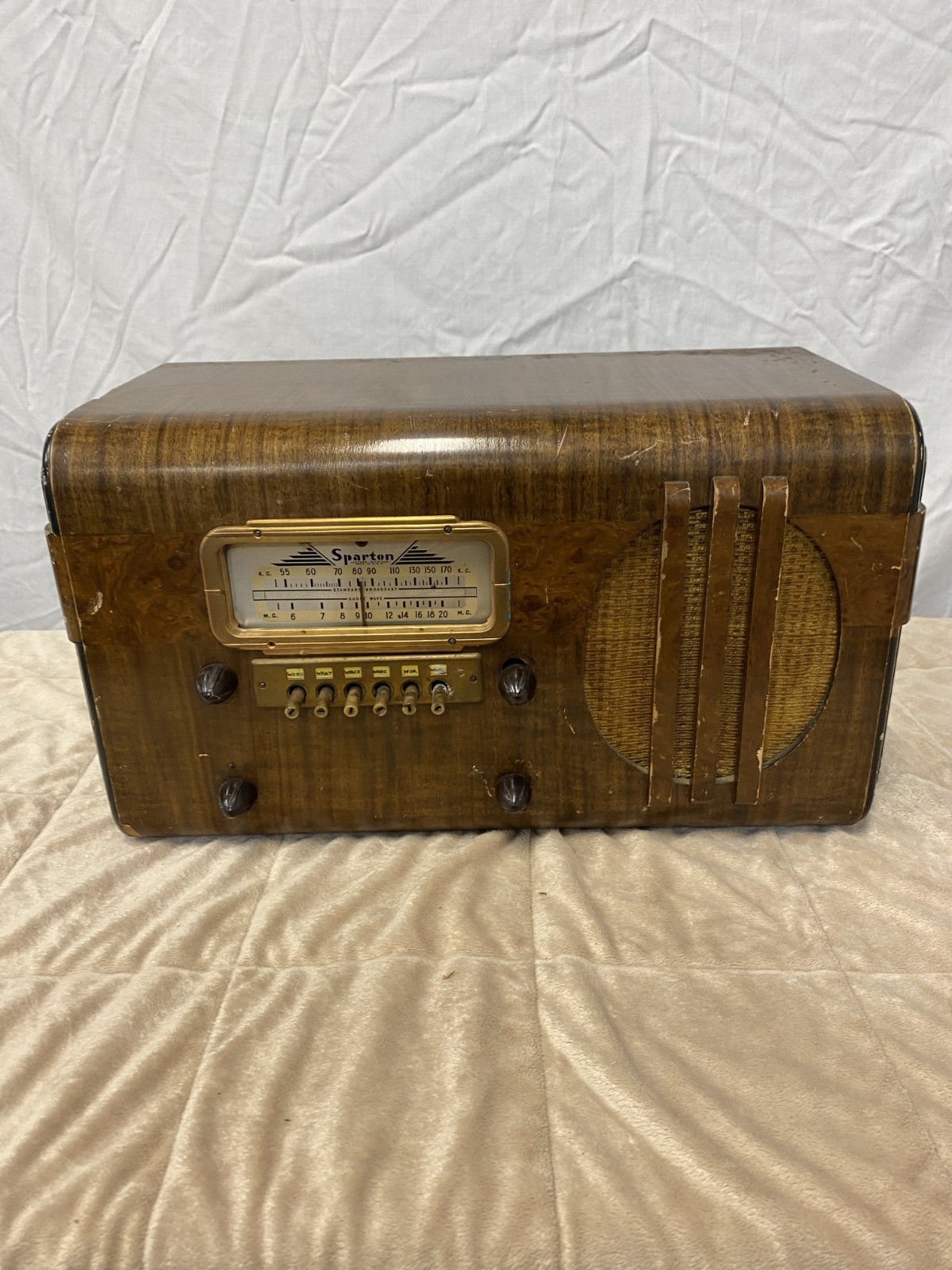 Vintage SPARTON Wood Tube Table Radio - Unsure of Model or Year - Works