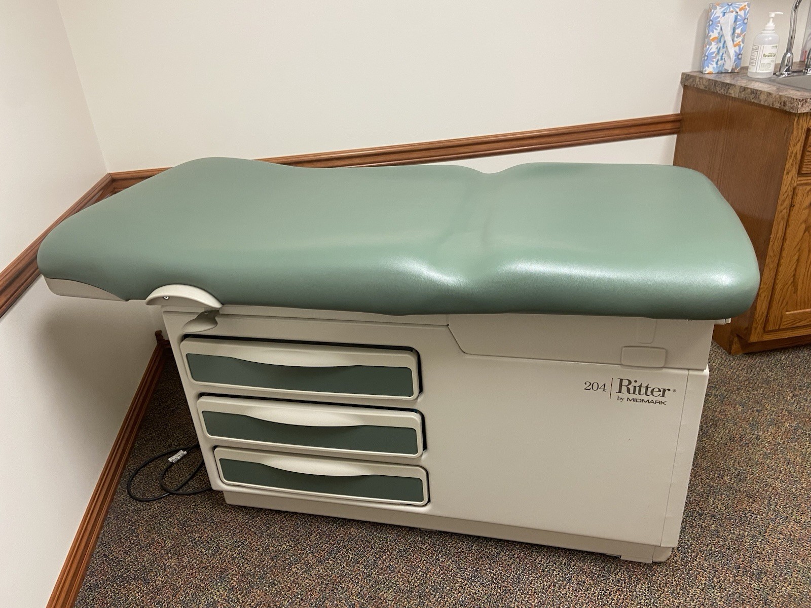 Ritter by Midmark 204 Examination Table w/ Drawer Base Storage Drawers & Step