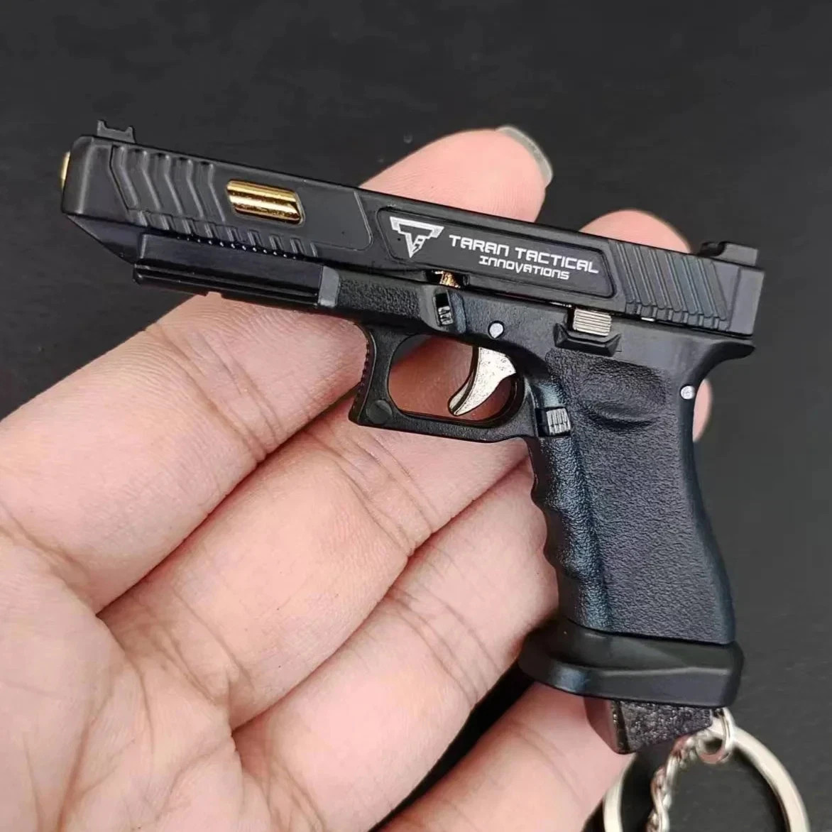 G34 Alloy Mini Pistol Keychain Toy 1:3 Scale Shell Ejection Assembly