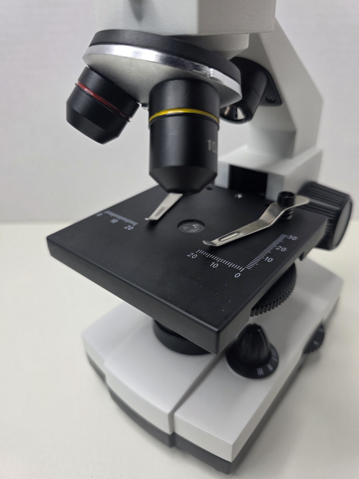 Microscope 4x 10x 40x White Not Tested