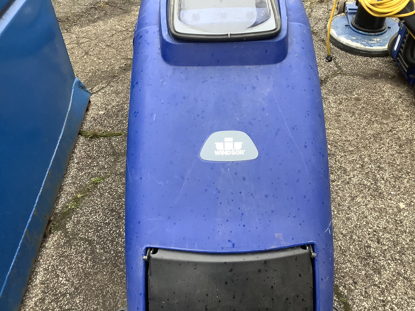 Windsor Voyager E Carpet Extractor. Walk Behind Plug In. Will Ship On Pallet