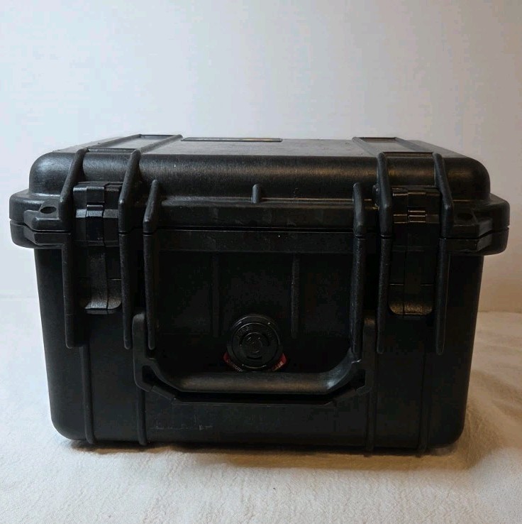 Pelican 1300 Watertight, Dust Proof Protective Case