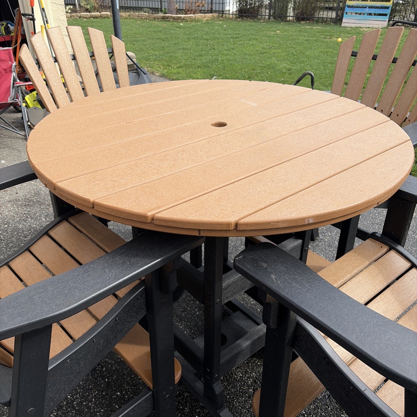 Breezes Counter Height Outdoor Table And 4 Chairs