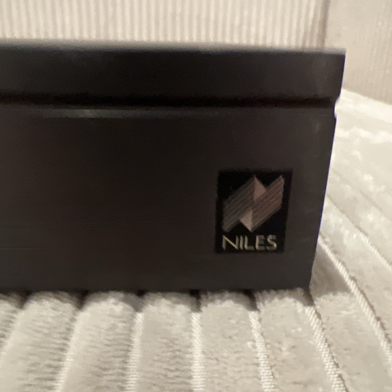 Niles HDL-4 High Definition Speaker Selection System 4 Pair Speaker Selector