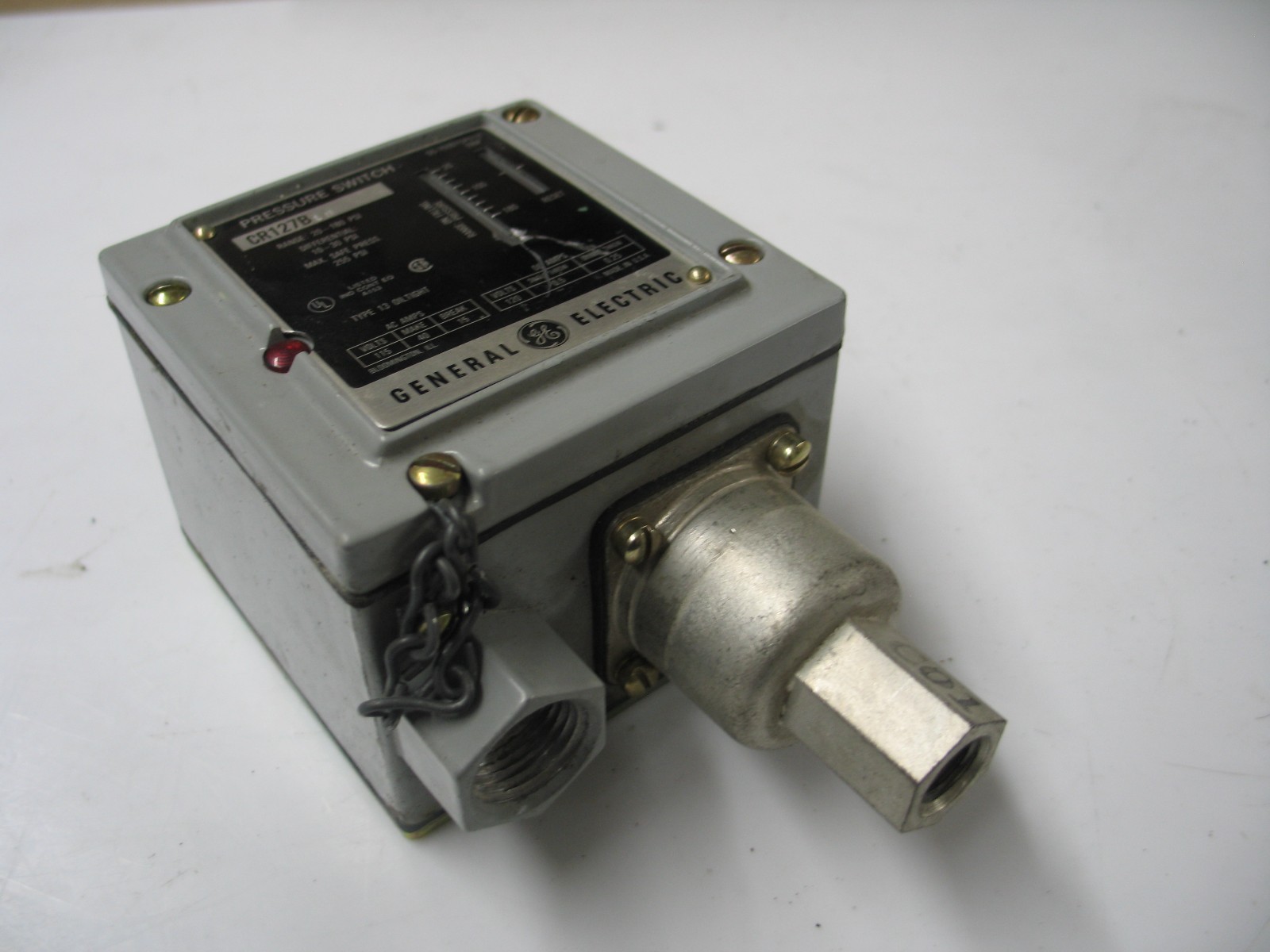 NEW GE GENERAL ELECTRIC CR127B PRESSURE SW 20-180PSI 10-30PSI DIFF 115V Q0282
