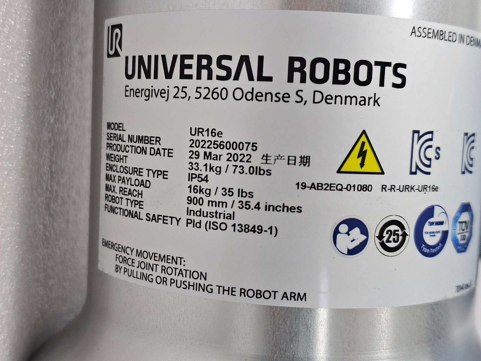 UNIVERSAL ROBOTS UR16e Robot+ 1008812 Controller+ Teach Pendant& Cables