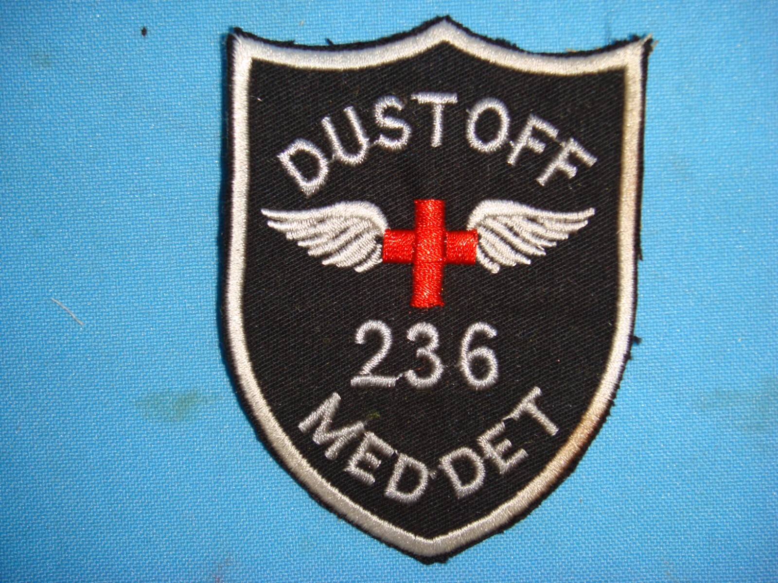 VIETNAM WAR PATCH, US 236th MEDICAL DETACHMENT DUST OFF