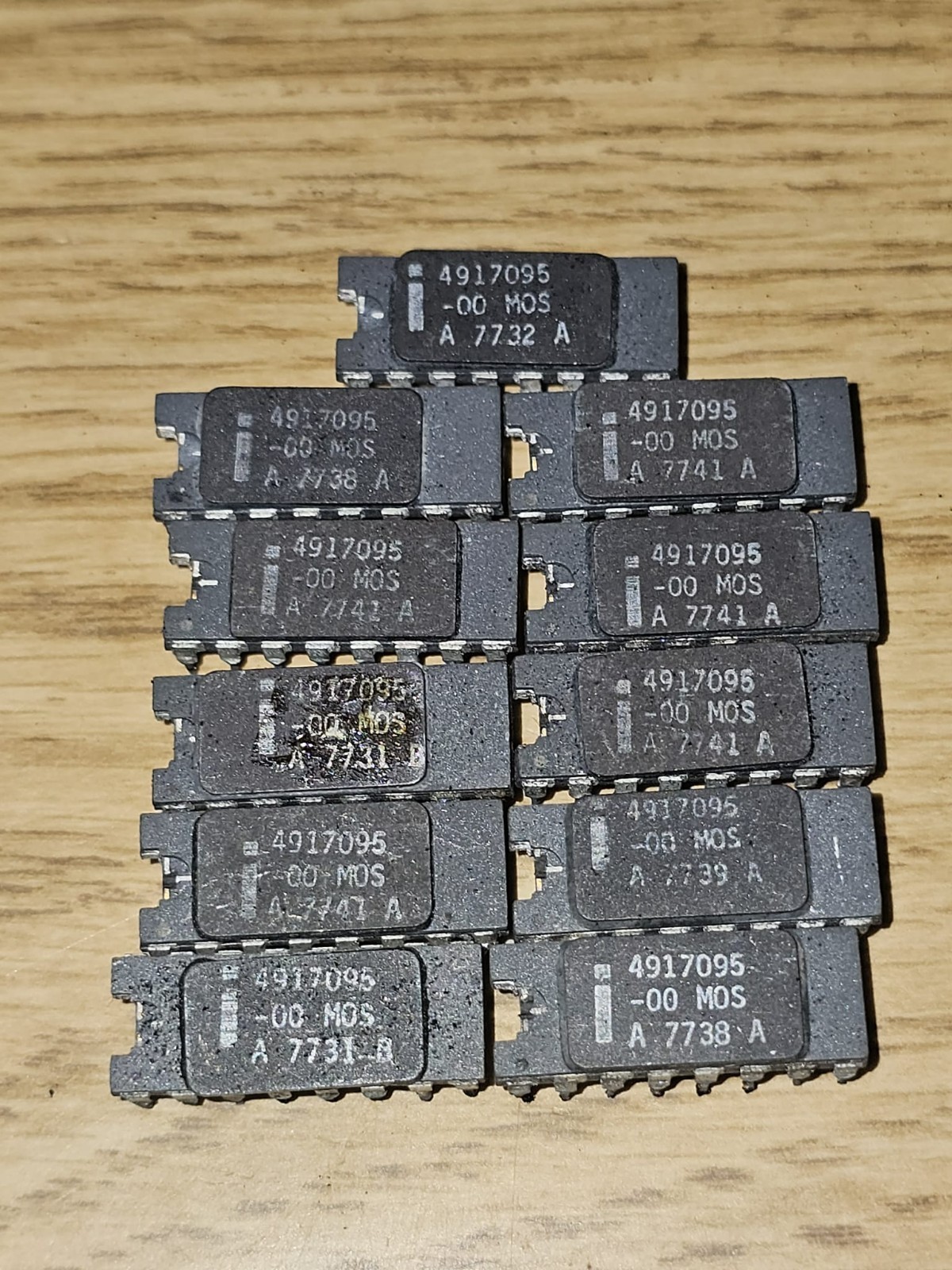 11x Intel 4917095-00 MOS Ceramic DIP-16 Ram/Memory/Logic ICs 1977 Vintage Lot
