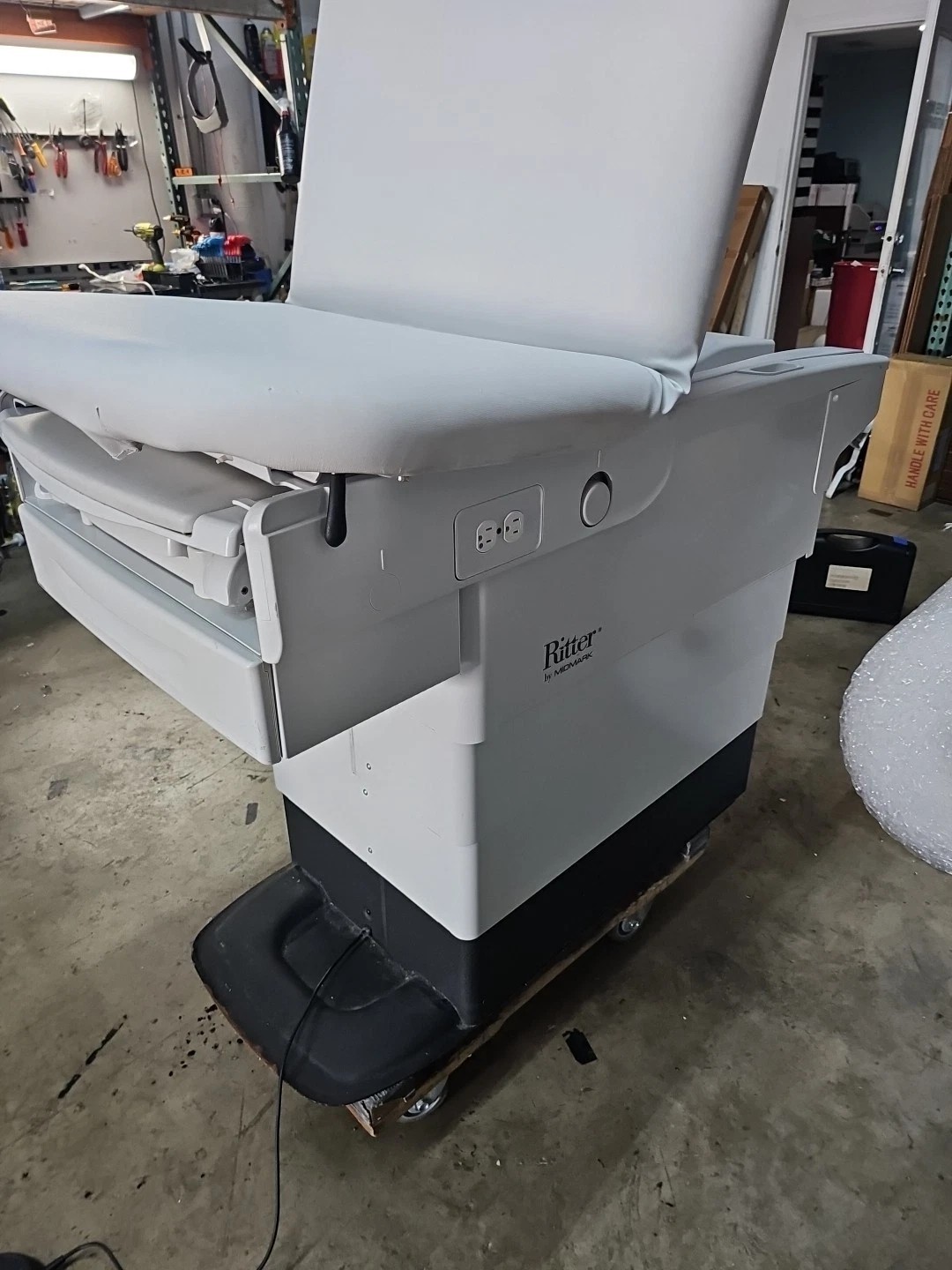 2018 Midmark Ritter 224 Exam Table WHITE 224-002