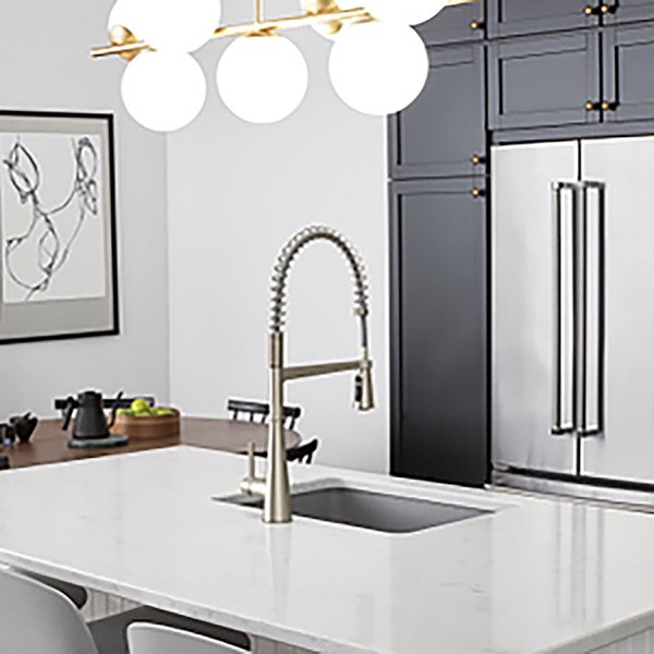 Moen 5925BL Sleek Matte Black 1-Handle Pre-Rinse Spring Pulldown Kitchen Faucet