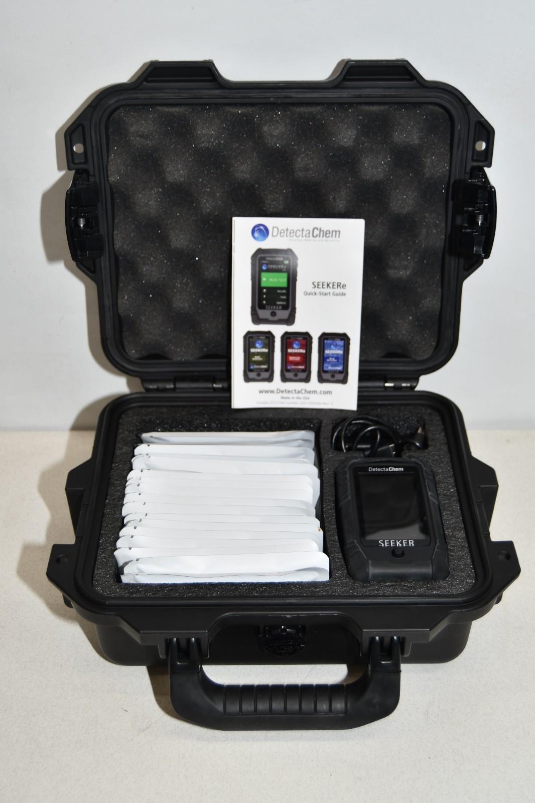 ^ DetectaChem SEEKERe Handheld Drug and Explosive Detector #X8009
