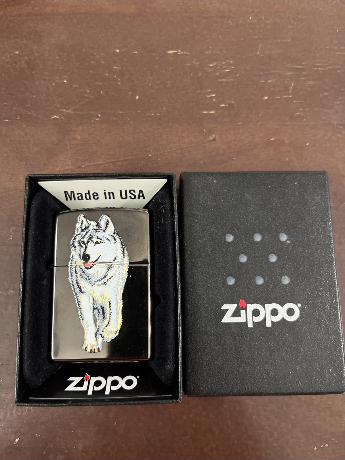 VTG Wolf on Black Ice Zippo Lighter In Original Box Retired (1036-LL)